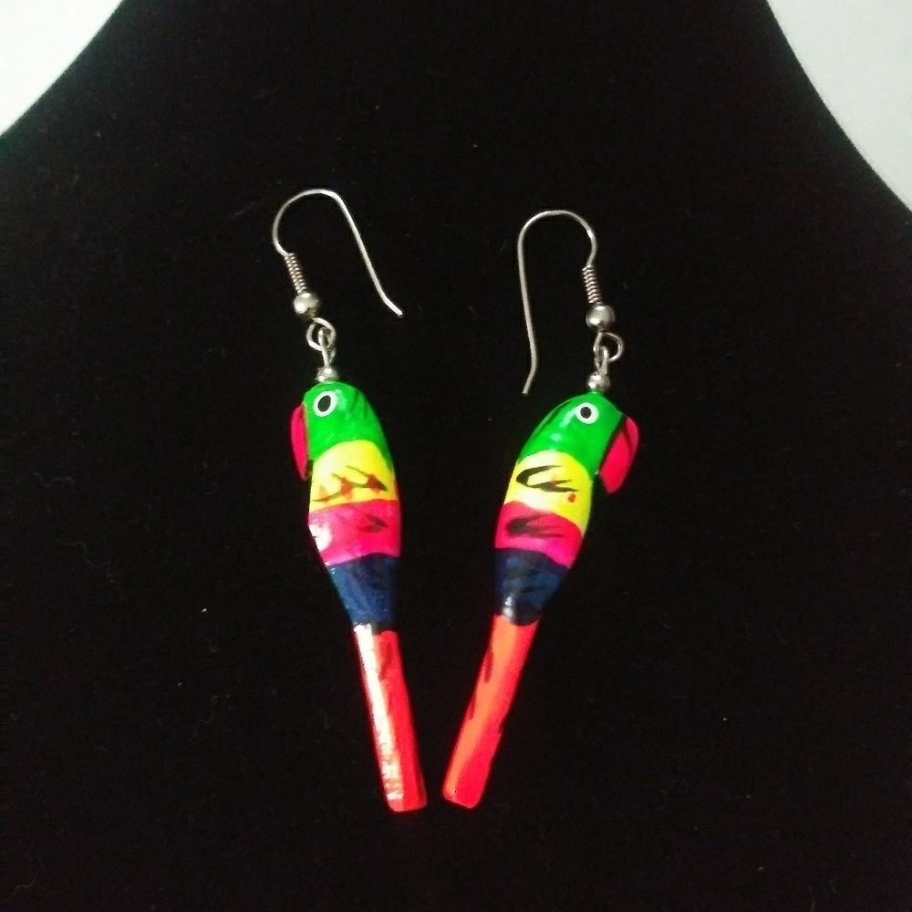 NWOT Parrot Earrings